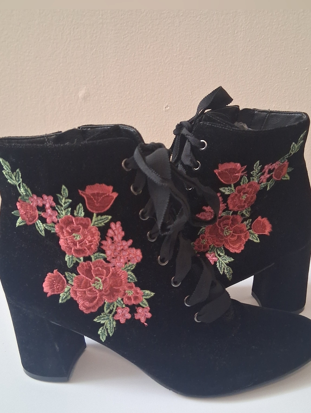 Isaac Mizrahi Live Black Velvet Platform Embroider Lace-Up Ankle Booties 9M